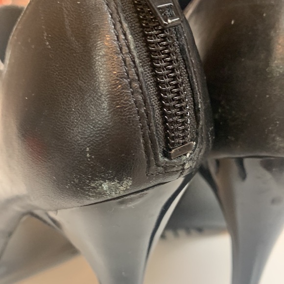 6m Nine West Textmeo black leather zip up peep toe heels. - Picture 4 of 5